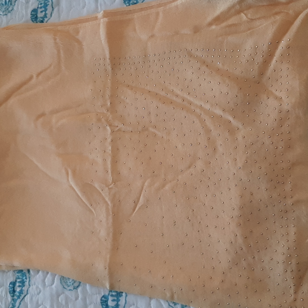 NWT Whitehouse Blackmarket  Lemoncello scarf